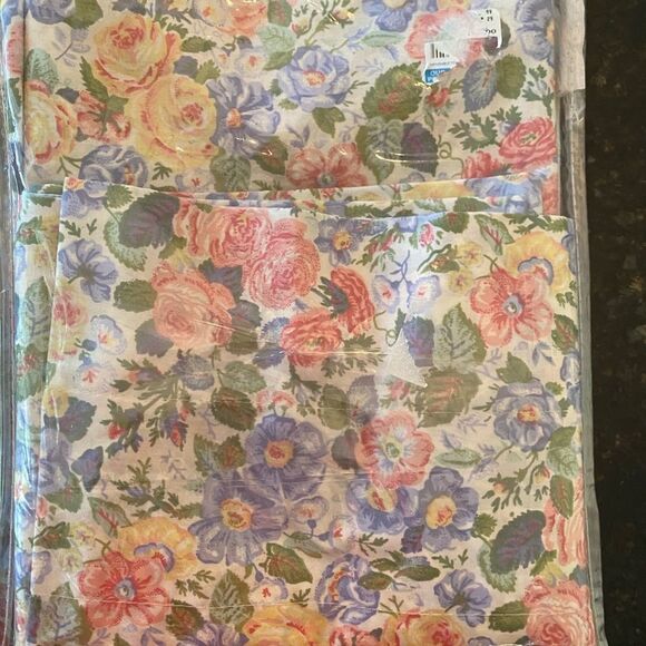 *Laura Ashley* VTG NEW Chic Floral Valance 85x35” Classic & Chic Coquette 🌺 - Picture 10 of 10
